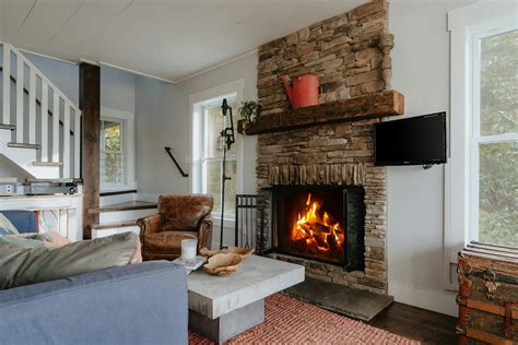 15 Modern Fireplace Living Room Looks You’ll Love | buzzproper