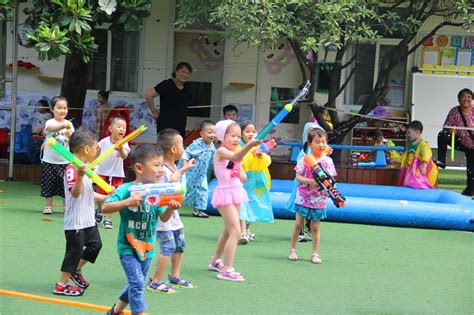 济源市实验幼儿园：打水仗——最快乐的儿童节打开方式 - 校园新闻 - 济源幼儿园-打造最好的幼儿教育-济源市实验幼儿园
