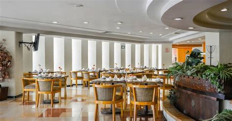 Aranzazu Plaza Kristal Aguascalientes ₹ 3,508. Aguascalientes Hotel ...