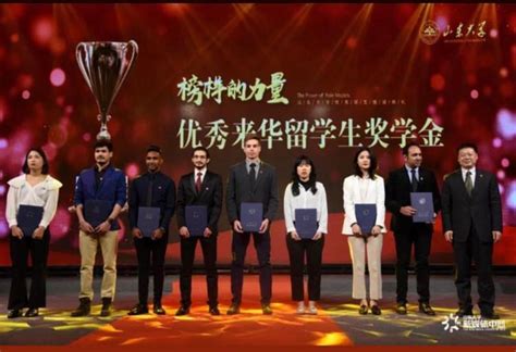 Dr. Ekansh Tiwari: Overcoming Challenges to Inspire Medical Students