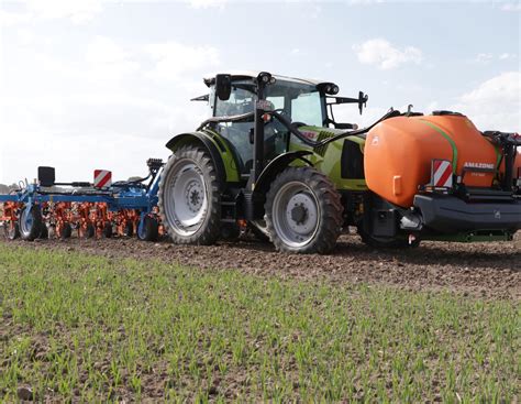 Amazone und Schmotzer vereinen Pflanzenschutzspritze und Hacktechnik ...