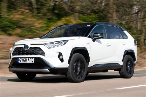 New Toyota RAV4 2019 UK review | Auto Express