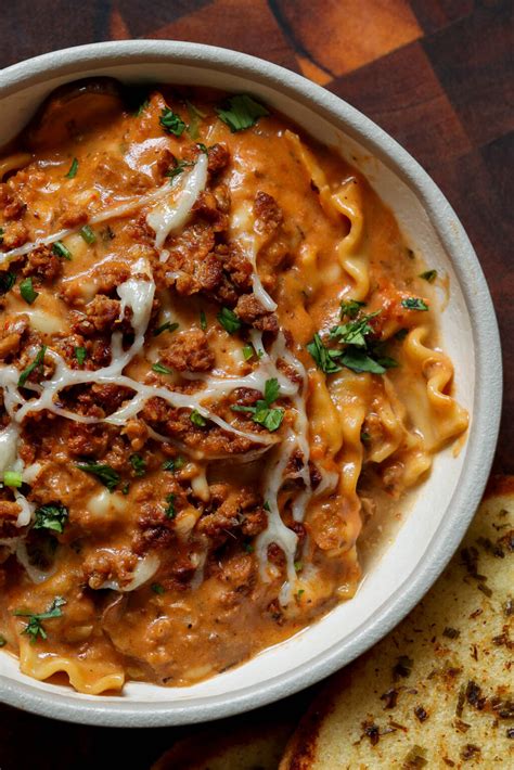 Creamy Lasagna Soup (1 pan!)