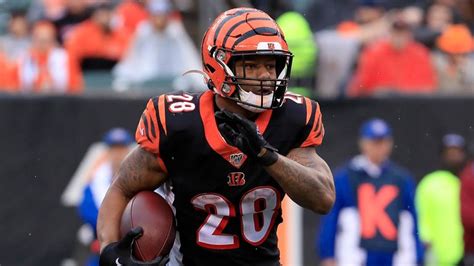 Cincinnati Bengals running back Joe Mixon agrees four-year extension ...