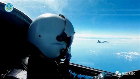 空军飞行员目视距离俯瞰宝岛！东部战区演训继续，现场视频→__财经头条