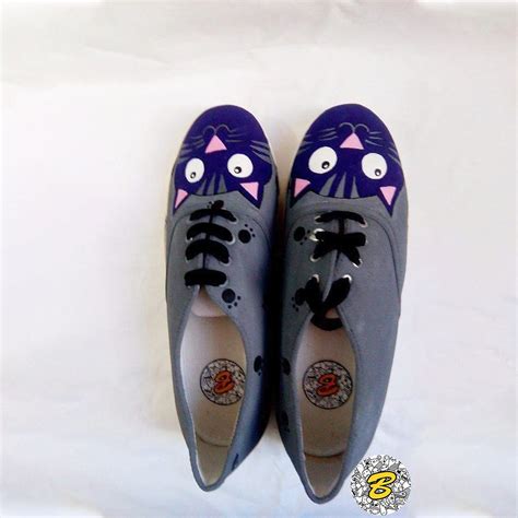 Get Cat Hand Painted Shoe at ₹ 1299 | LBB Shop