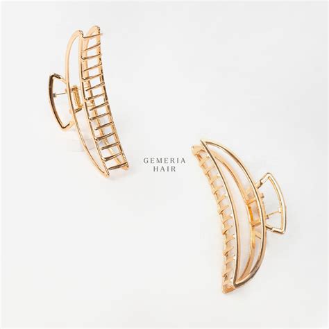 Shop Crescent Moon Metal Large Hair Claw Clip - Gemeria Hair