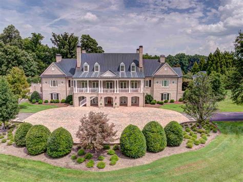 Southern Colonial Style House Characteristics