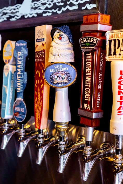 Mad Pub | Madeira Beach Bar & Pub