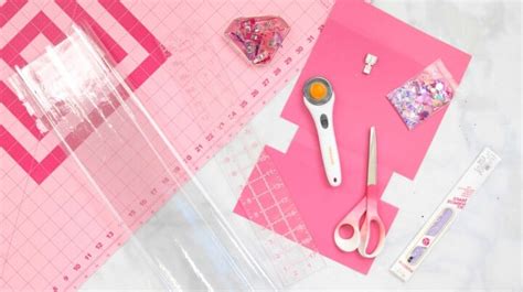 Clear Vinyl Zipper Pouch Tutorial 的图像结果
