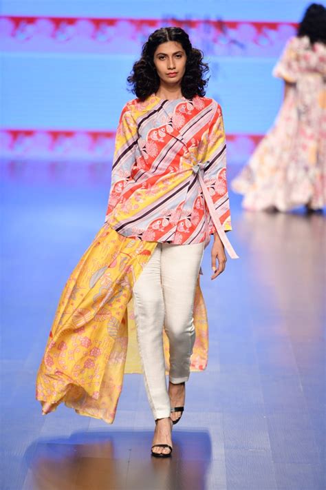 Swati Vijaivargie at Lotus Make-Up India Fashion Week spring/summer ...