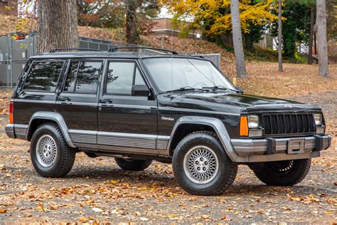 1996 Jeep Cherokee Country 4x4 for sale on BaT Auctions - sold for $10,500 on December 2, 2023 ...