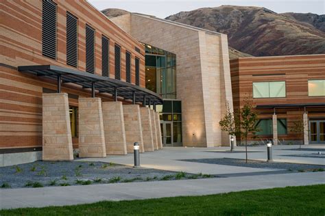 USU Brigham City Classroom and Student Services Building by Jacoby ...