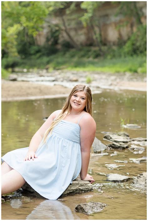 Lily | Illini West | Senior 2024 | creativetouch-photography.com