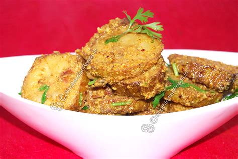 Dum banana kacha kela curry