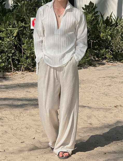 BEACH POSE IDEA📸 in 2025 | Guys fashion casual, Men fashion casual ...