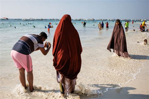 Friday at the beach in Mogadishu: Optimism shines through despite ...