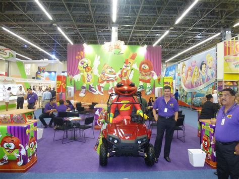 Zumba Pica y BCX en Confitexpo