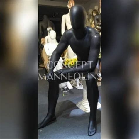 Man Mannequins - Full Body Man Mannequins Manufacturer from New Delhi