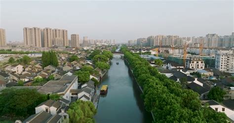 这是中国大运河无锡段。无锡古运河是京杭大运河的一段，它北接长江|无锡古运河|江南运河|精华区_新浪新闻