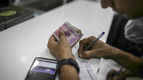 Financial surplus of Indian households falling since 2017-18