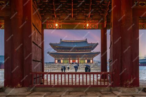 Gyeongbok palace in seoul city landmark of south korea | Premium Photo