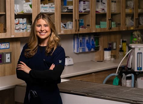 Dr. Rehna Curran | Capital City Specialty And Emergency Animal Hospital