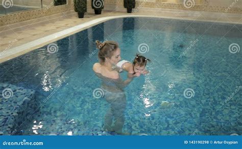 Baby Girl Swimming 的图像结果