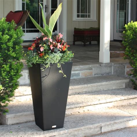 Column Black Tall Planter 15 Modern Fiberglass Planter Styles For