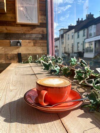 A lively place to stop and refuel - Reviews, Photos - Clustia Mul ...