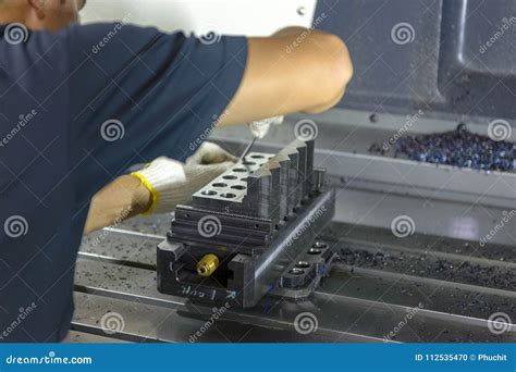 CNC Machine Operator Work 的图像结果