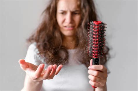 How To Stop Hair Loss Due To PCOS ? Know The Causes and Treatment