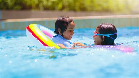 A Parent's Guide: Why, When, and How to Teach Kids to Swim