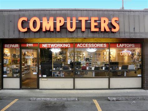 Computer Hardware Store 的图像结果