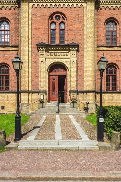 Library Building 的图像结果