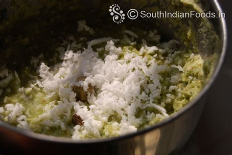 Sprouted green gram pesarattu dosa | Mulaikattiya payaru dosai-How to ...