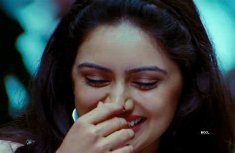 Aadu Aata Aadu Movie: Showtimes, Review, Songs, Trailer, Posters, News ...