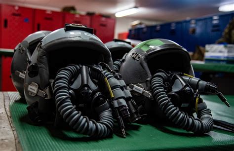Pre-Flight Preparation with Aircrew Flight Equipment > U.S. Air Forces ...