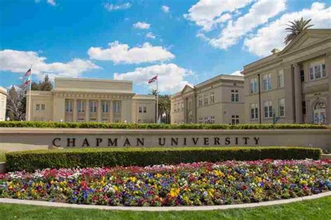 一分钟了解美国查普曼大学—2022年最新排名—续航教育可视化大数据 - YouTube