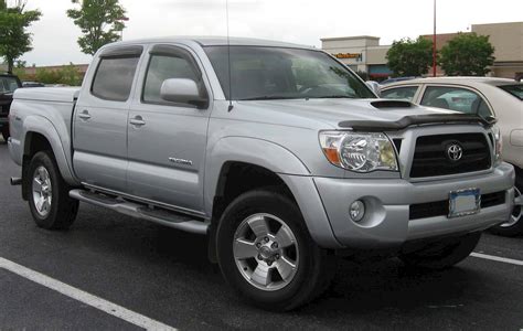 2005 Toyota Tacoma Base - Extended Cab Pickup 2.7L auto 5.0 ft Bed