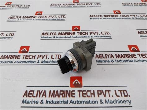 Idec Izumi Asn 310 Control Unit Selector Switch – Aeliya Marine