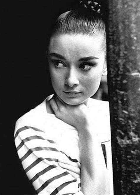 30 Photos of Audrey Hepburn When She Was Young