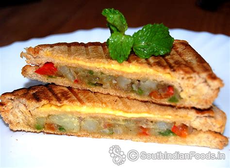 Aloo capsicum sandwich | Potato cheese sandwich-Instant breakfast recipe