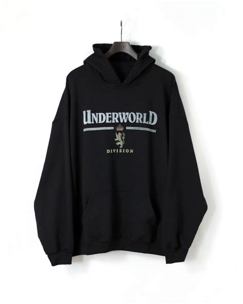 ESSAY | THE MODERN AGE