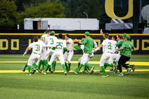 Rewinding Oregon baseball’s 9-8 comeback over Oral Roberts in Game 1 of ...