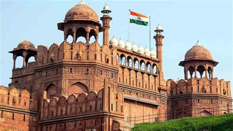 Delhi pollution damaging Red Fort; study reveals black crust formation