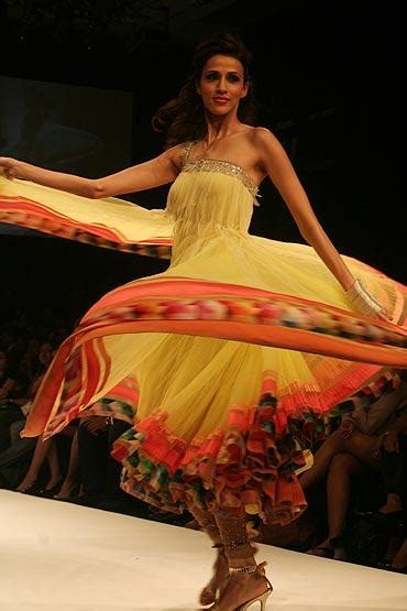 Models preen, twirl, dance for Manish Malhotra! - Rediff Getahead
