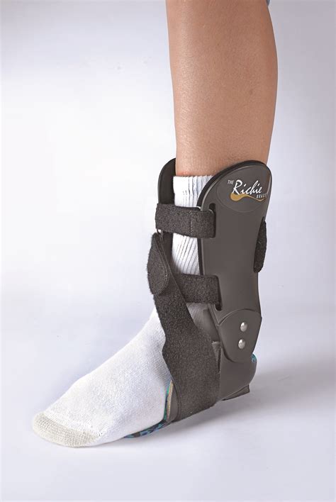 Ankle Braces, Supports and Splints - The Foot and Ankle Clinic