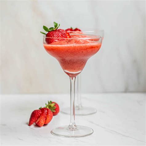 Strawberry Daiquiri Mocktail - Mint and Twist