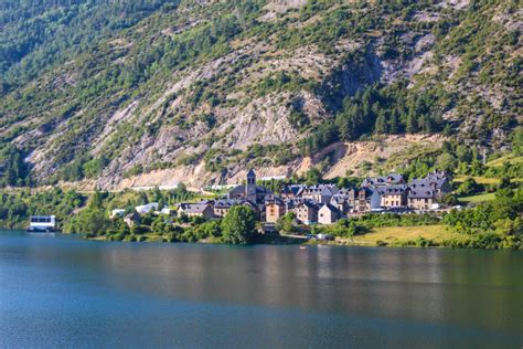 Where to Stay in the Pyrenees: Top Hotels and Best Hikes in Every Area